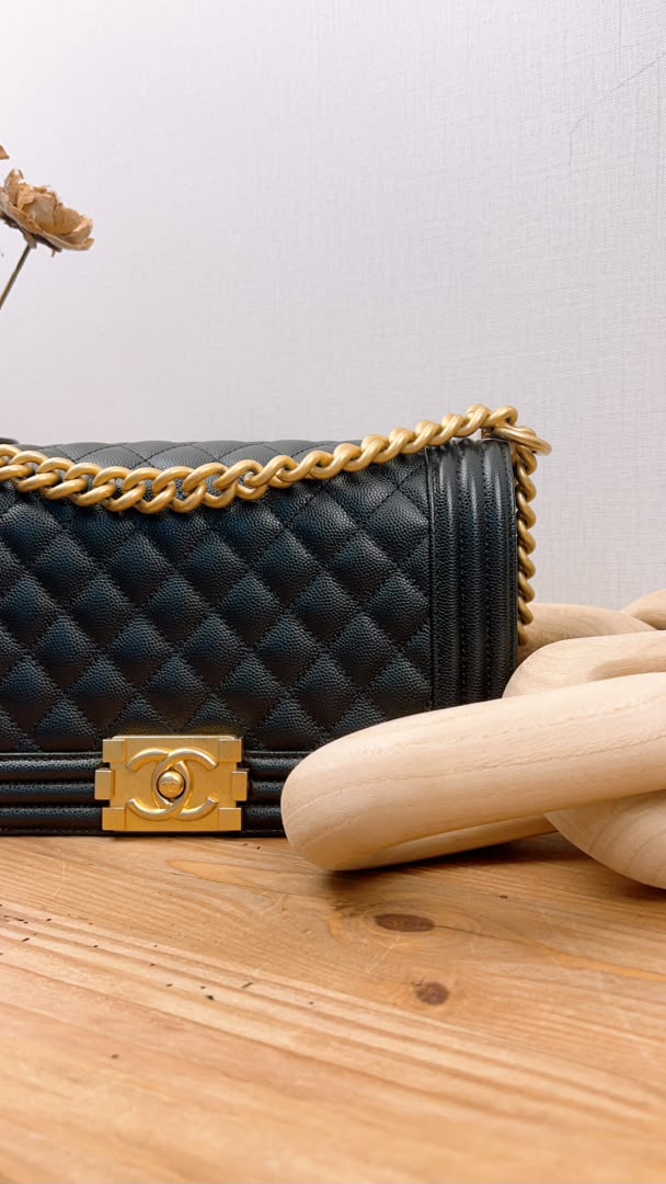 Chanel Black Caviar Old Medium Boy (GHW)