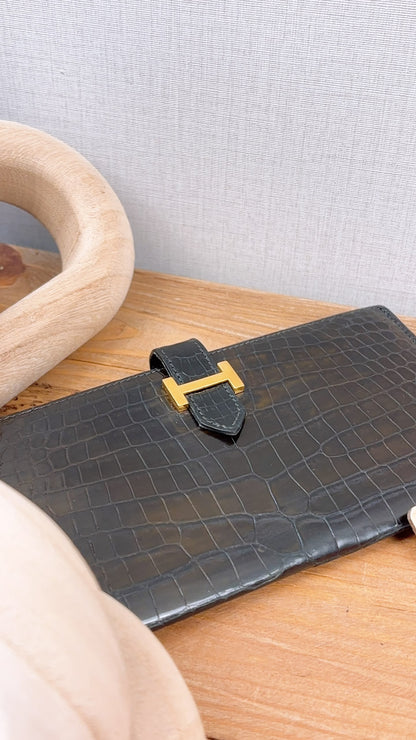 Hermes Black Shiny Croc Vintage Bearn Wallet (GHW)