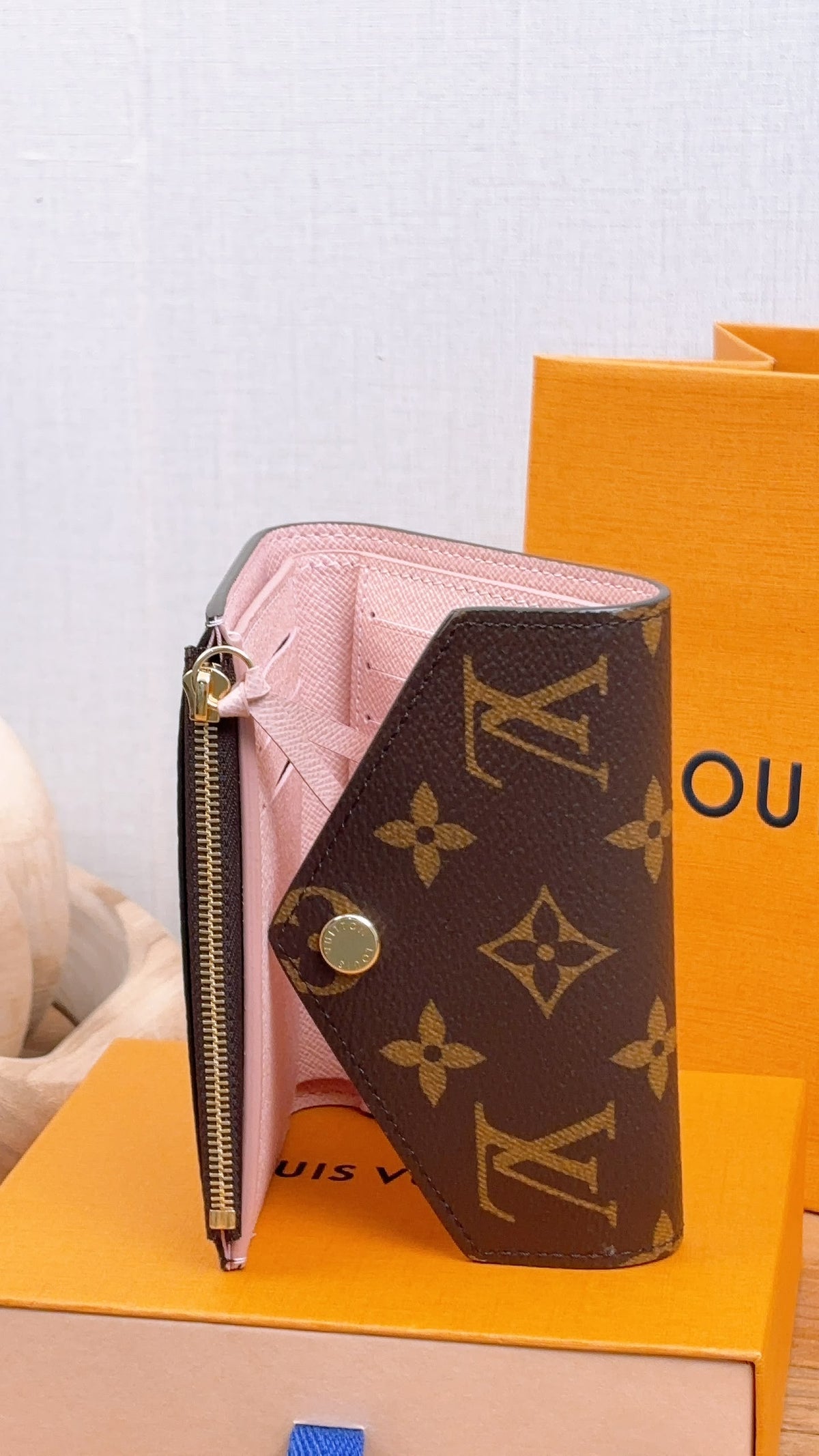 LV Monogram Victorine Wallet