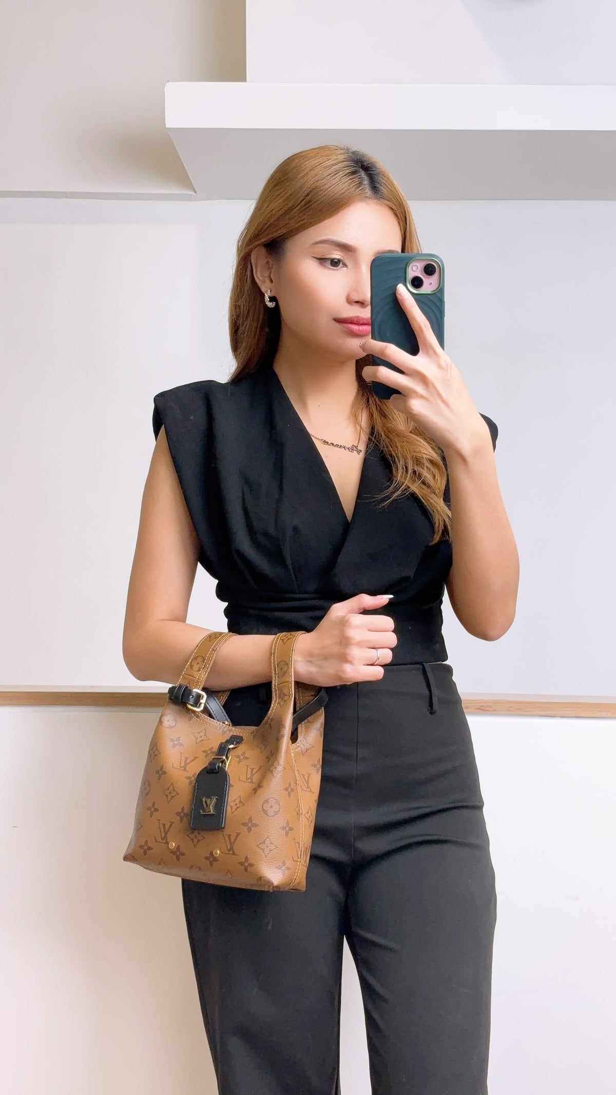 LV Reverse Monogram Atlantis BB