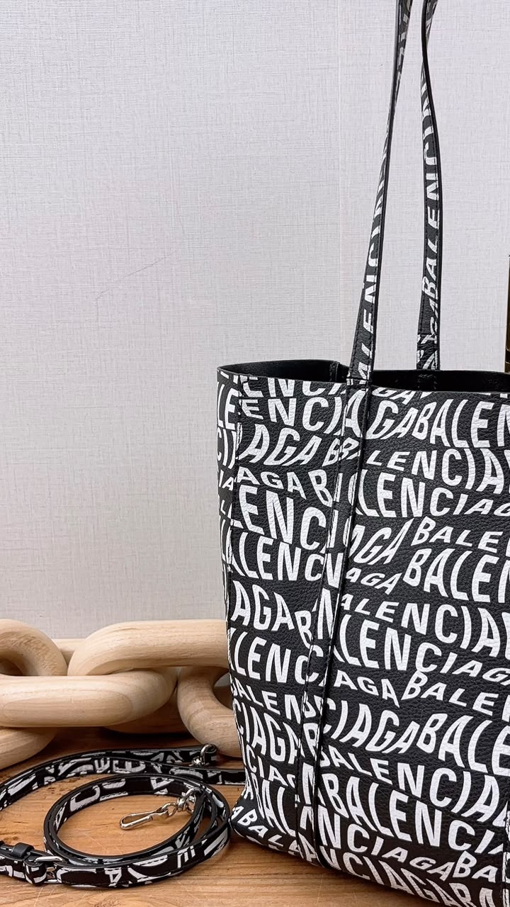 Balenciaga Black X White Everyday Logo Tote (SHW)