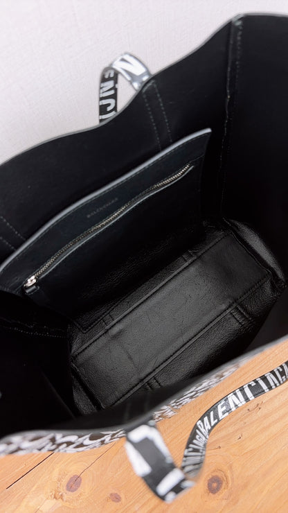 Balenciaga Black X White Everyday Logo Tote (SHW)