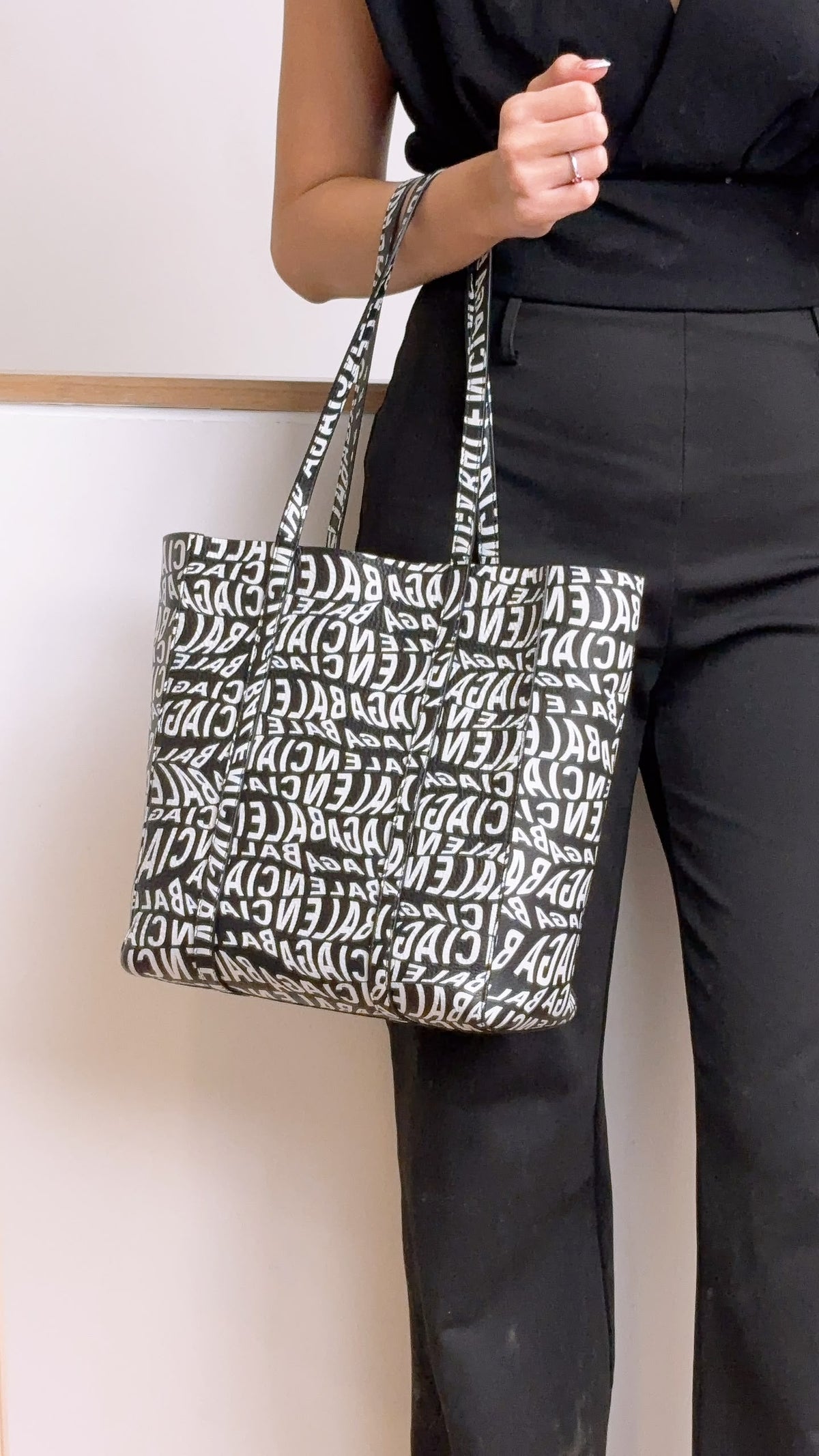 Balenciaga Black X White Everyday Logo Tote (SHW)