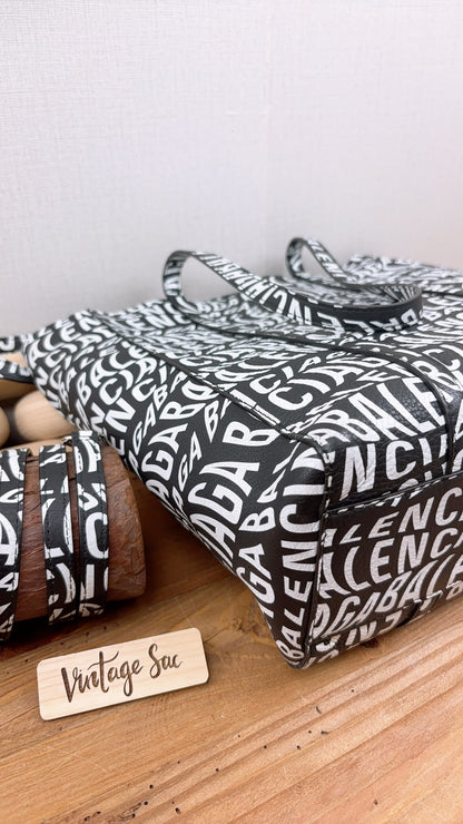 Balenciaga Black X White Everyday Logo Tote (SHW)