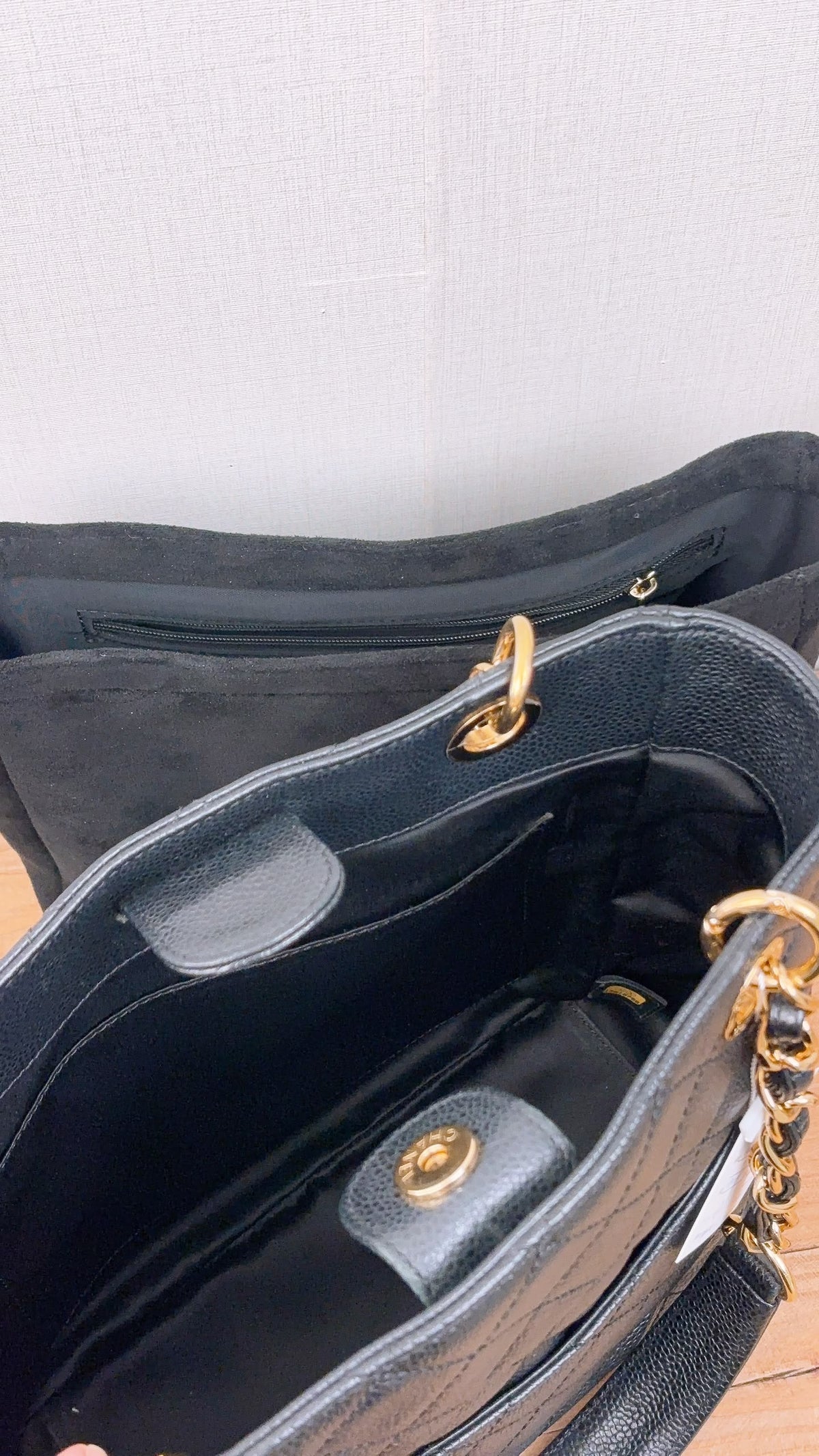 Chanel Black Caviar PST (GHW)