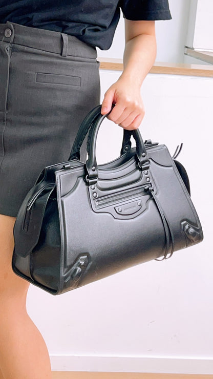 Balenciaga Black Smooth Grained Calfskin Neo Classic City Bag