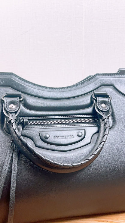 Balenciaga Black Smooth Grained Calfskin Neo Classic City Bag