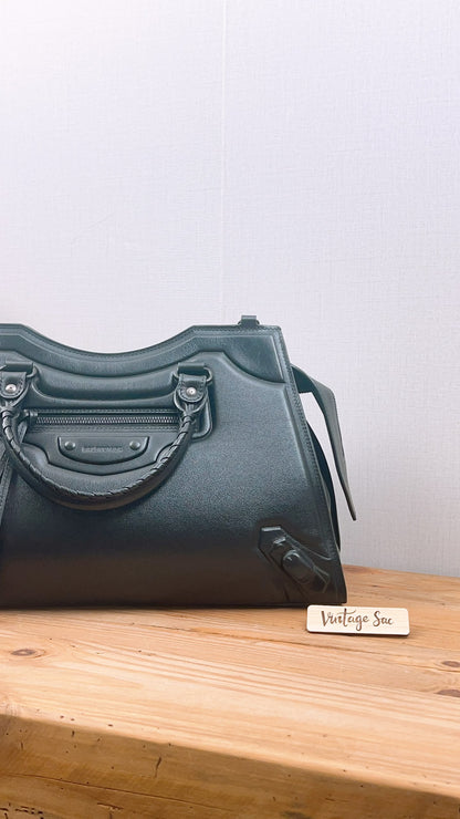 Balenciaga Black Smooth Grained Calfskin Neo Classic City Bag