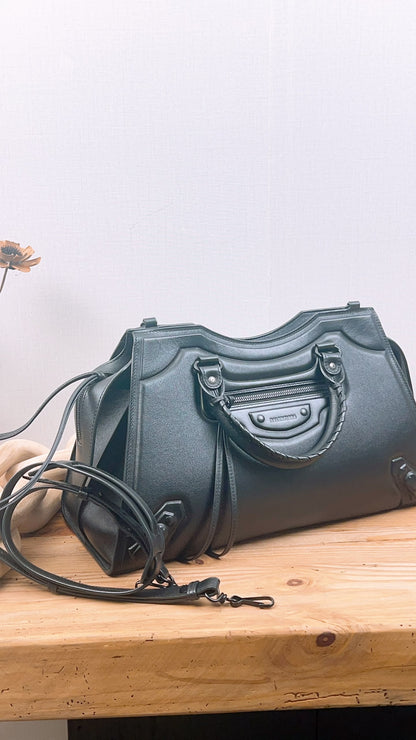 Balenciaga Black Smooth Grained Calfskin Neo Classic City Bag