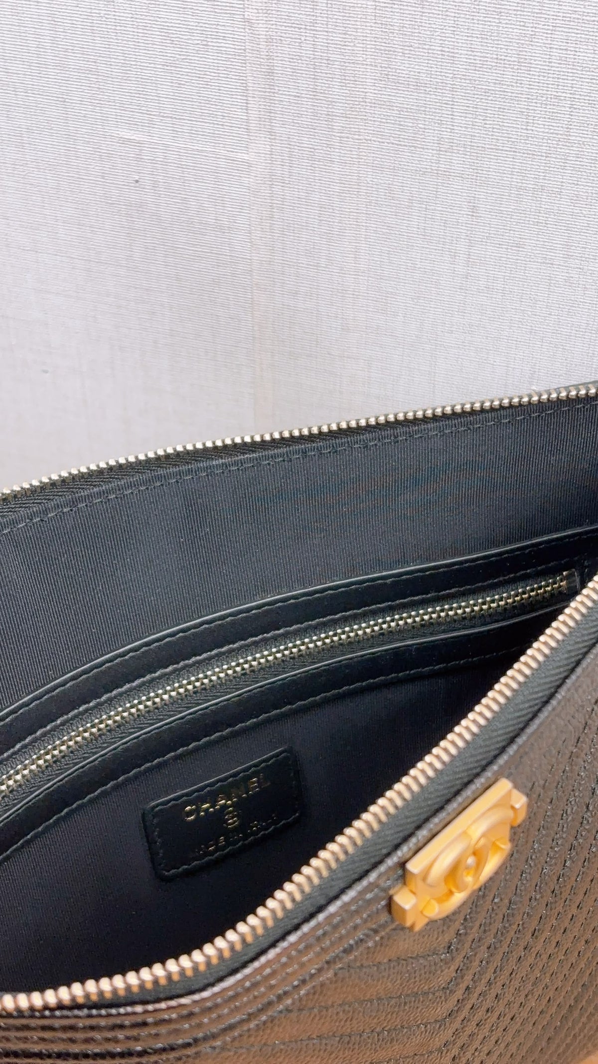 Chanel Black Caviar Medium O’case (LGHW)