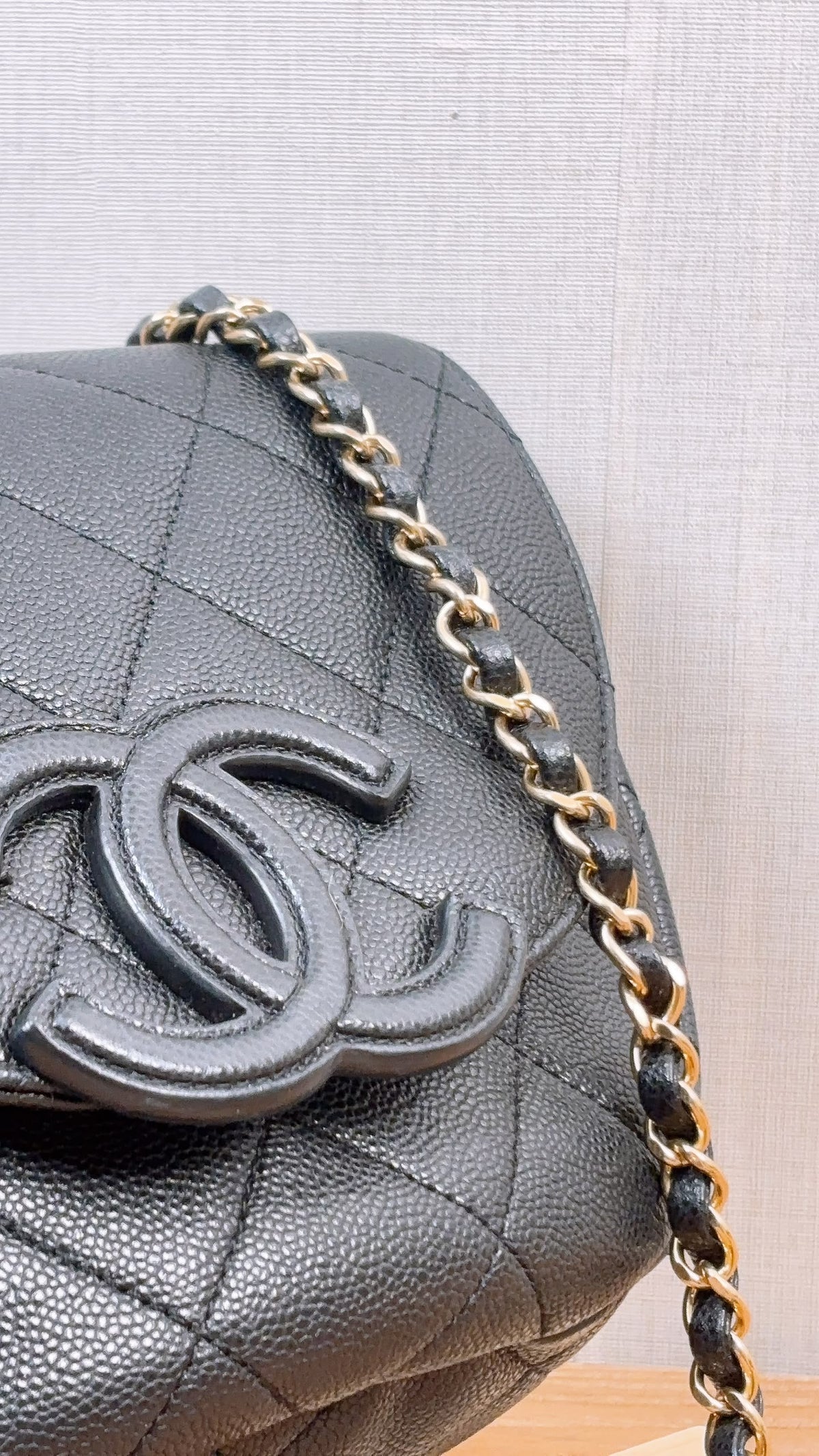 Chanel Black Caviar 23P Saddle Mini Messenger Bag (GHW)