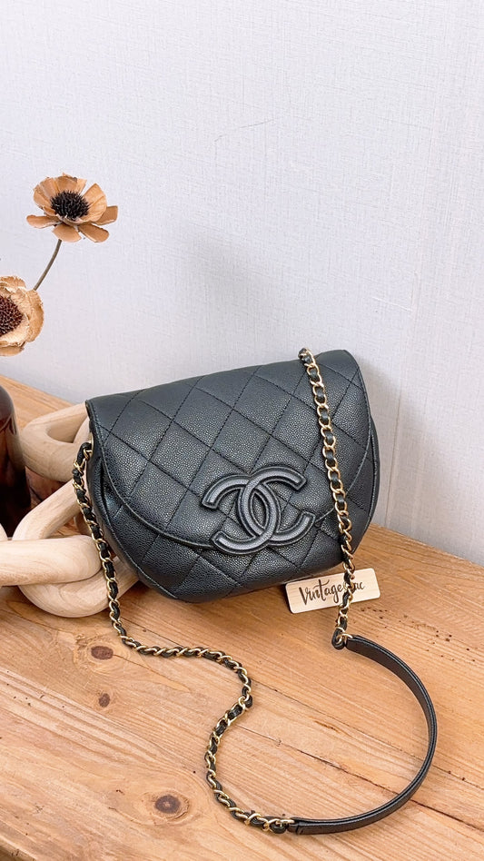 Chanel Black Caviar 23P Saddle Mini Messenger Bag (GHW)