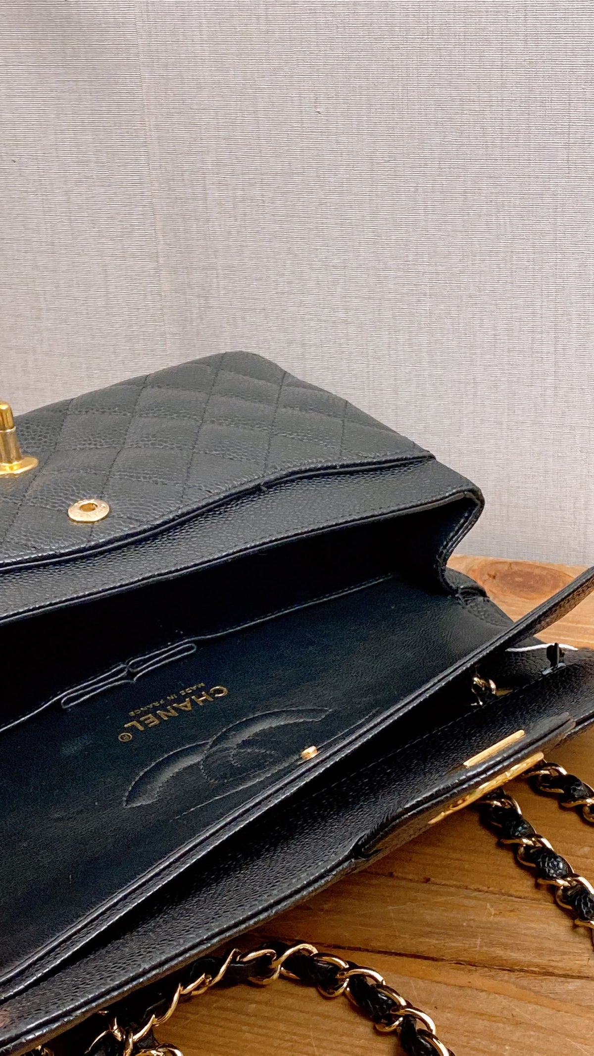 Chanel Black Caviar Medium CF (GHW)