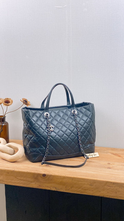 Chanel Black Calfskin Easy Shopping Tote