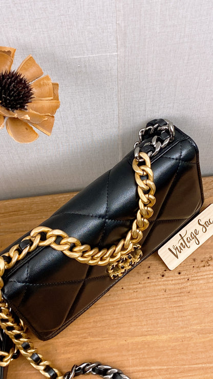 Chanel Shiny 19 Lambskin WOC (GSHW)