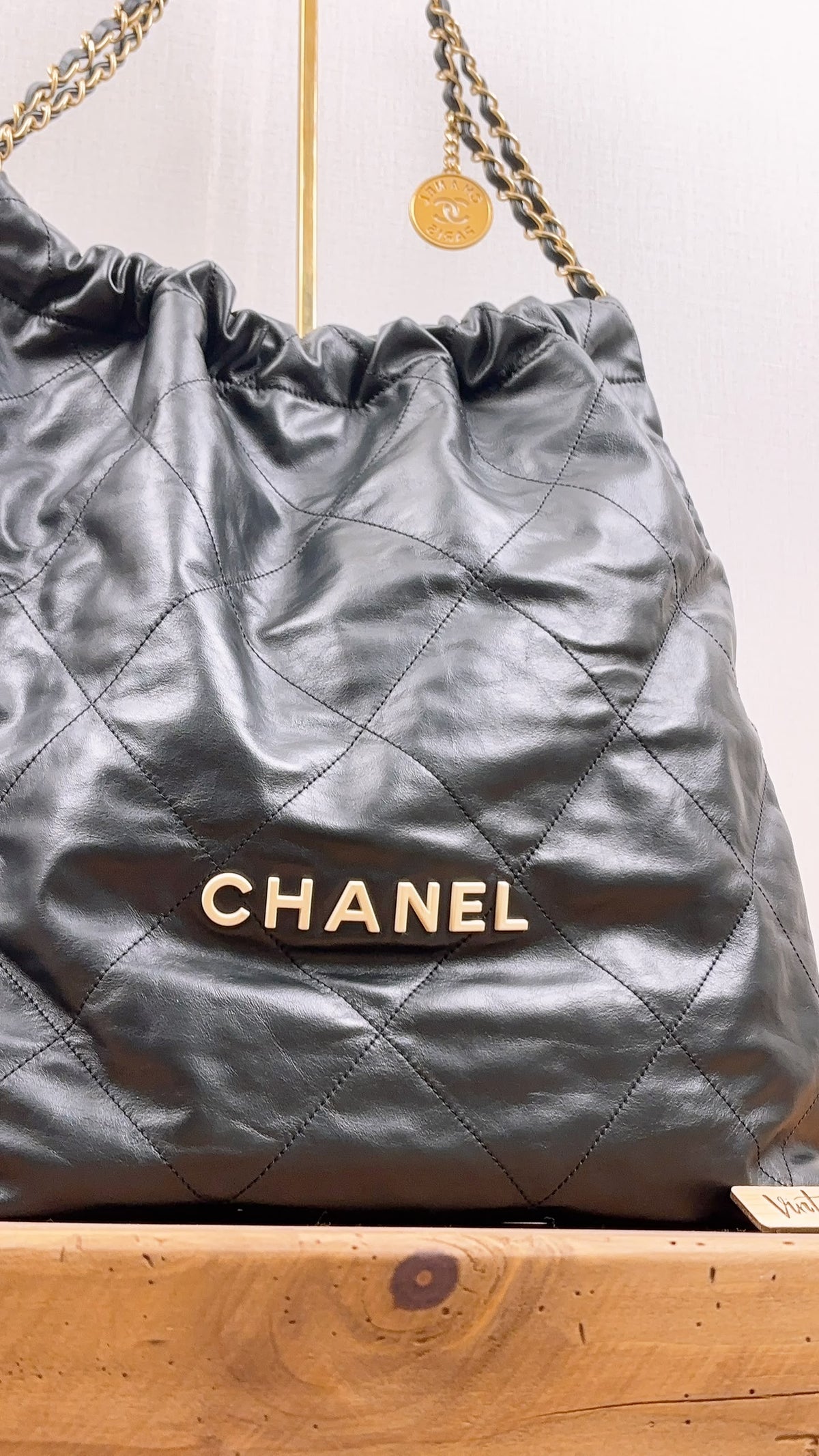 Chanel Black Calfskin Medium 22 (GHW)