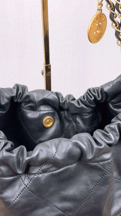 Chanel Black Calfskin Medium 22 (GHW)