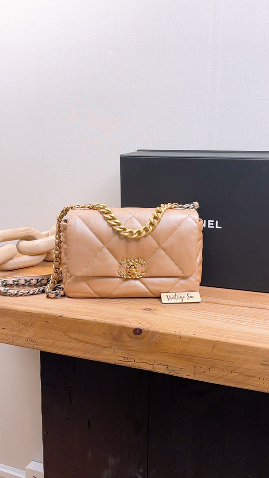Chanel Champagne Lambskin Small 19 (GHW)