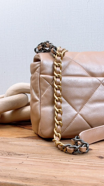 Chanel Champagne Lambskin Small 19 (GHW)