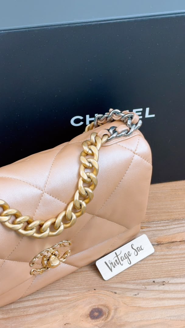 Chanel Champagne Lambskin Small 19 (GHW)