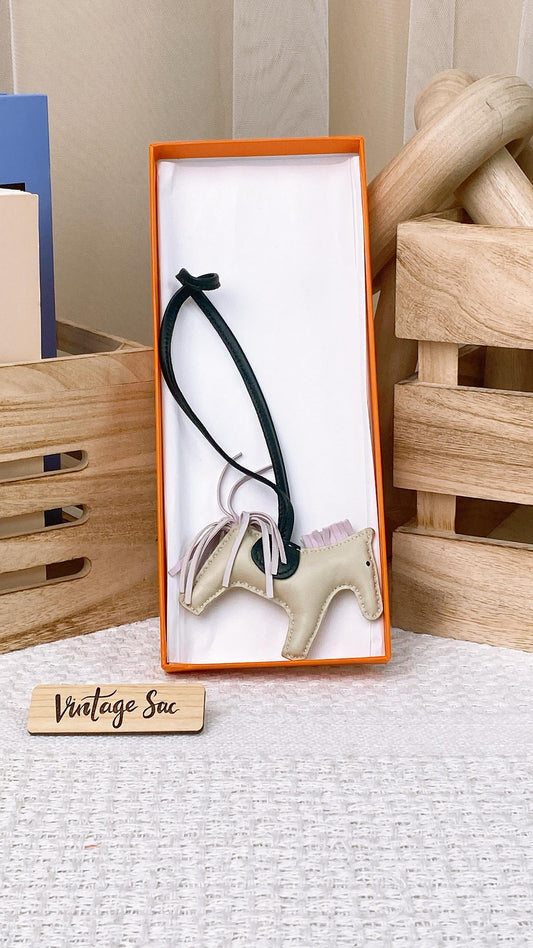 Hermes Rideo Charm Pm Milo Craiel/Vert Cypress/Mauve Pale